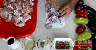 Фото приготовления рецепта: Шашлык в соевом соусе - шаг 2