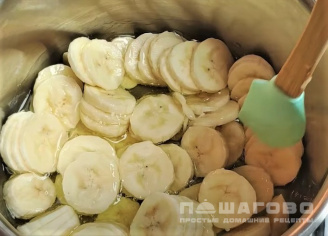Фото приготовления рецепта: Начинка из бананов для блинов - шаг 3