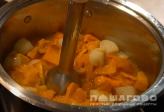 Фото приготовления рецепта: Тыквенный суп-пюре в духовке - шаг 5