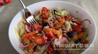 Фото приготовления рецепта: Кранч-салат с тунцом - шаг 10