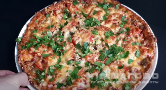 Фото приготовления рецепта: Пицца со свининой и ананасами - шаг 17