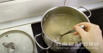 Фото приготовления рецепта: Суп из кабачков с плавленным сыром - шаг 5