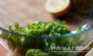 Фото приготовления рецепта: Греческий салат с мятой - шаг 1