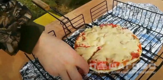 Фото приготовления рецепта: Пицца на гриле - шаг 3