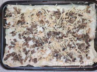 Фото приготовления рецепта: Лазанья из лаваша с грибами - шаг 7