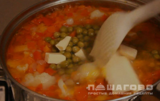 Фото приготовления рецепта: Суп с цветной капустой с сыром плавленным - шаг 3