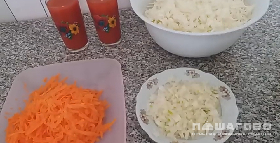 Фото приготовления рецепта: Капустная солянка с мясом - шаг 5