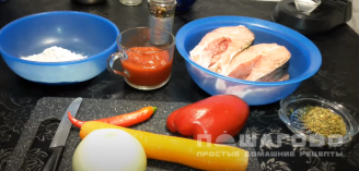 Фото приготовления рецепта: Стейк тайменя в томатном маринаде - шаг 1