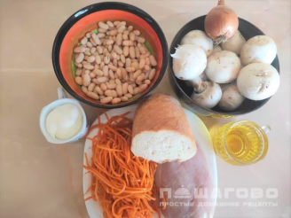 Фото приготовления рецепта: Салат из корейской моркови, фасоли и сухариков - шаг 1