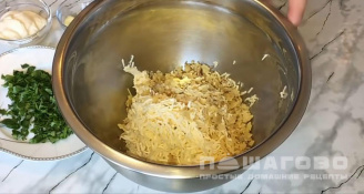 Фото приготовления рецепта: Помидоры с сыром и чесноком - шаг 2