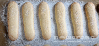 Фото приготовления рецепта: Печенье «Дамские пальчики» (Savoiardi) - шаг 6