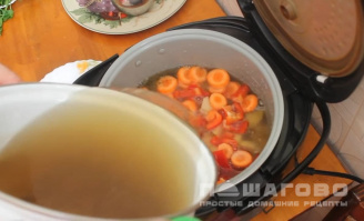 Фото приготовления рецепта: Узбекская шурпа в мультиварке - шаг 3