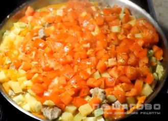 Фото приготовления рецепта: Овощное рагу с мясом - шаг 12