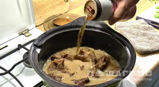 Фото приготовления рецепта: Тушеная говяжья лопатка (Stout Beef Stew) - шаг 9