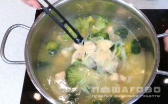 Фото приготовления рецепта: Суп с капустой и макаронами - шаг 2