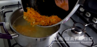 Фото приготовления рецепта: Суп картофельный с вермишелью - шаг 9