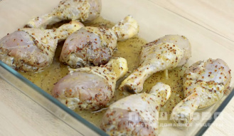 Фото приготовления рецепта: Куриная голень в горчично-медовом соусе - шаг 4