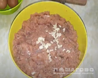 Фото приготовления рецепта: Картофельная запеканка с рыбным фаршем в духовке - шаг 1