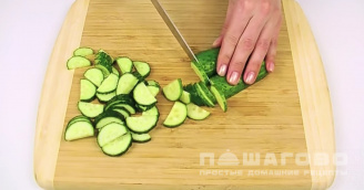 Фото приготовления рецепта: Легкий овощной салат - шаг 3