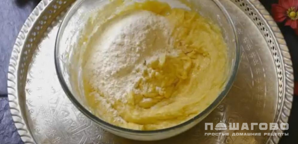 Фото приготовления рецепта: Пирог с ананасами - шаг 5