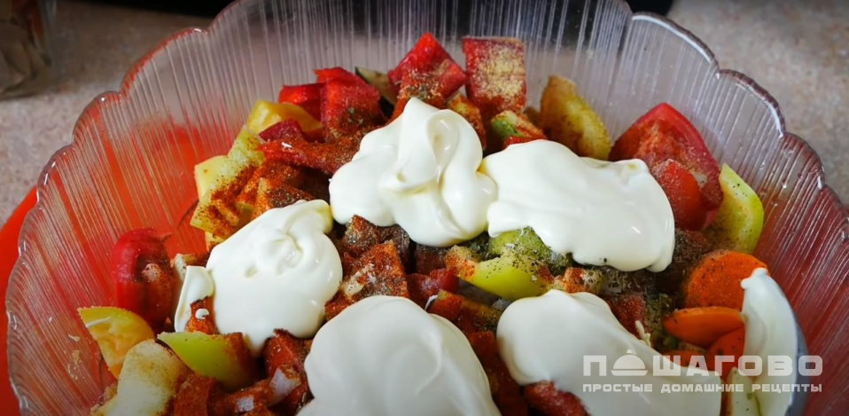 Фото приготовления рецепта: Овощное рагу в горшочках с мясом - шаг 9