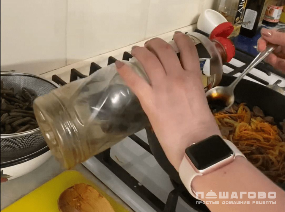 Фото приготовления рецепта: Папоротник с соевым мясом - шаг 2