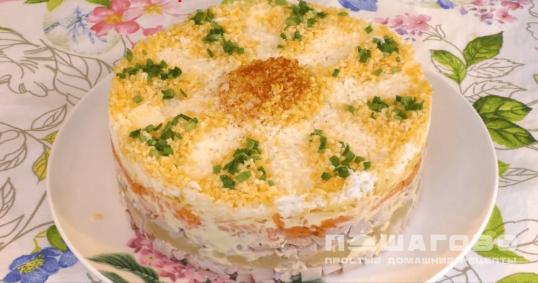 Салат Ананас с курицей и сыром