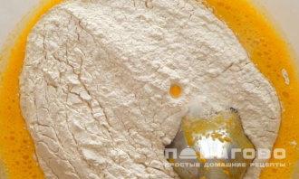 Фото приготовления рецепта: Вкусный морковный кекс с ванильным сахаром - шаг 4