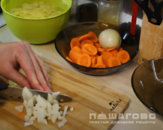 Фото приготовления рецепта: Рыбный суп из семги - шаг 3