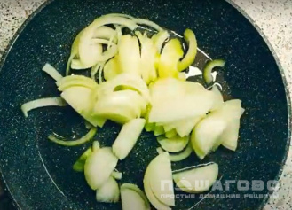 Фото приготовления рецепта: Овощное рагу из кабачков с картофелем - шаг 1