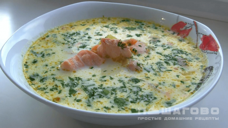 Молочный суп с красной рыбой и картофелем