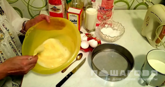 Фото приготовления рецепта: Блины на молоке с содой - шаг 2