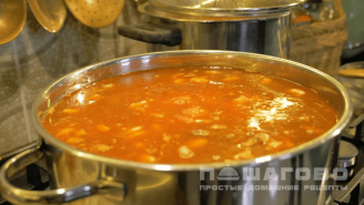 Фото приготовления рецепта: Суп с фасолью и мясом - шаг 3