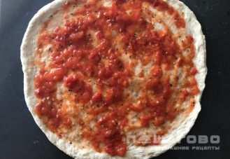 Фото приготовления рецепта: Вегетарианская пицца - шаг 2