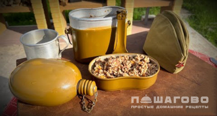Солдатская каша из гречки с тушенкой и луком