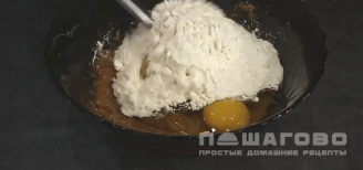 Фото приготовления рецепта: Закуска из кильки в томатном соусе - шаг 2