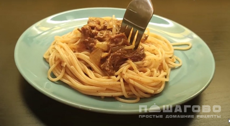 Спагетти с тушенкой