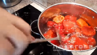 Фото приготовления рецепта: Перец, фаршированный капустой - шаг 2