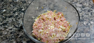 Фото приготовления рецепта: Тартар из говядины с каперсами - шаг 3