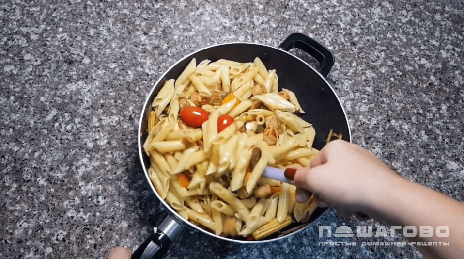 Фото приготовления рецепта: Тофу с макаронами - шаг 4