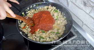 Фото приготовления рецепта: Лазанья с куриным фаршем - шаг 7