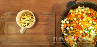 Фото приготовления рецепта: Постный рис с овощами под соусом терияки - шаг 4