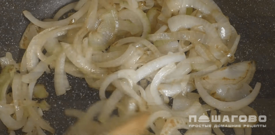 Фото приготовления рецепта: Салат с курицей и грибами - шаг 1