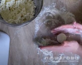 Фото приготовления рецепта: ПП сырники с рисовой мукой низкокалорийные - шаг 3