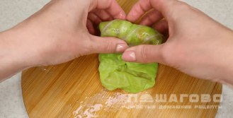 Фото приготовления рецепта: Домашние голубцы из свежей капусты без риса - шаг 7