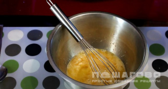 Фото приготовления рецепта: Сырные блины с начинкой из ветчины - шаг 1