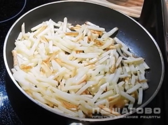 Фото приготовления рецепта: Жареная картошка - шаг 4