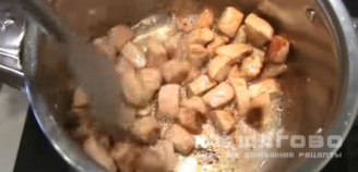Фото приготовления рецепта: Свинина, тушеная с фасолью и квашеной капустой - шаг 2