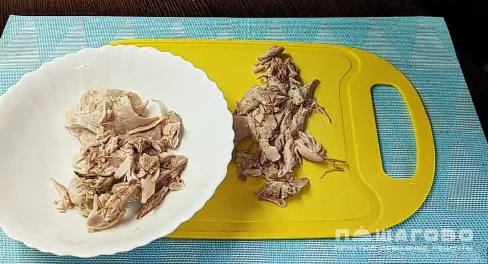 Фото приготовления рецепта: Суп с чечевицей и картофелем и курицей - шаг 10
