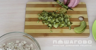 Фото приготовления рецепта: Оливье с курицей - шаг 5